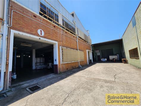 3 factory, warehouse & industrial properties for sale in Kedron, .